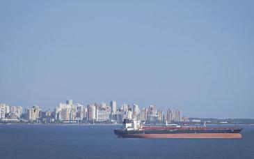 Pekín respalda a Venezuela tras incautación de buques petroleros