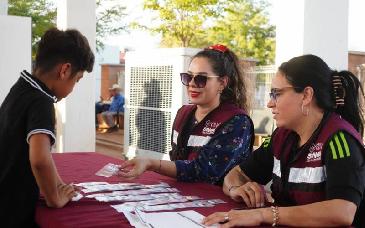 Familias de la colonia Internacional reciben atención directa con el programa “Sonora Atiende”