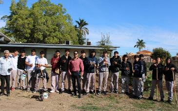 Estudiantes de Cobach desarrollan huerto escolar con enfoque agroecológico