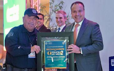 Antonio Astiazarán destaca confianza ciudadana en Policía de Hermosillo durante celebración de su día