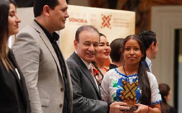 Alfonso Durazo anuncia convocatoria del Premio Estatal de la Juventud 2025 con 48 ganadores