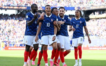 Francia aplasta a Suecia y avanza a cuartos con doblete de Mbappé