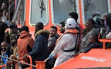 Gobierno de Pedro Sánchez aprueba regularización de 500 mil migrantes en España