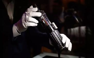 Subasta del sable de Darth Vader podría romper récords galácticos
