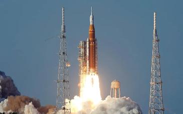 Artemis II despega rumbo a la Luna y marca nueva era en la exploración espacial