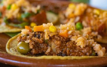 ¿Cuánto dinero deja un negocio de tacos de guisado? Esto gana un puesto exitoso en México