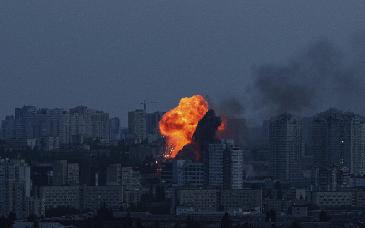 Rusia lanza masivo ataque con drones y misiles contra Kiev