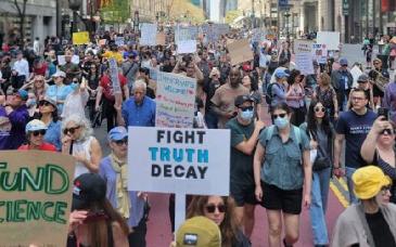 Universidades y medios de Estados Unidos se rebelan ante amenazas del gobierno de Trump
