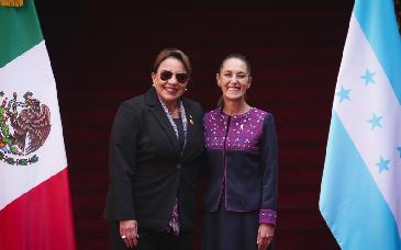 En plena recta final de su gobierno, Xiomara Castro inicia visita oficial a México