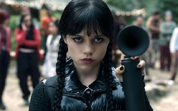 'Merlina', un monstruo armado con retazos de éxitos adolescentes cosidos con estilo