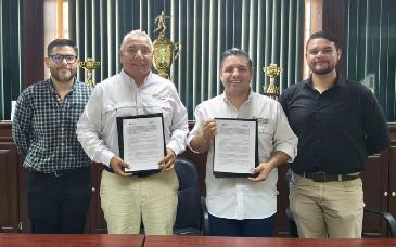 UTH firma convenio para fortalecer preservación y promoción del bacanora