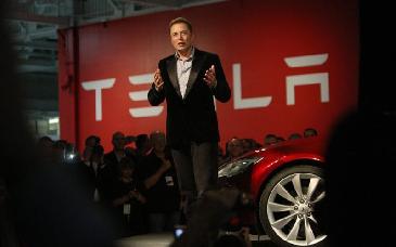 Elon Musk enfrenta la caída del 71% en las ganancias de Tesla