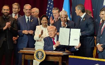 Trump afirma que Cuba “vive sus últimos momentos” durante cumbre en Miami