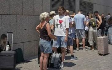 Extranjeros evacuan Israel e Irán mientras conflicto se intensifica día a día