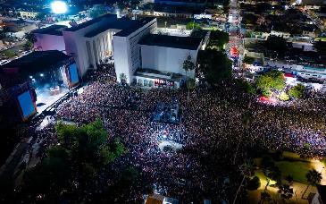 Carlos Rivera emociona a 35 mil personas en las Fiestas del Pitic 2026