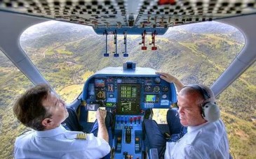 Auxiliares de vuelo y pilotos enfrentan mayor riesgo de morir por cáncer asociado con radiación