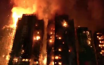 Incendio masivo en Hong Kong deja al menos 13 muertos y decenas atrapados