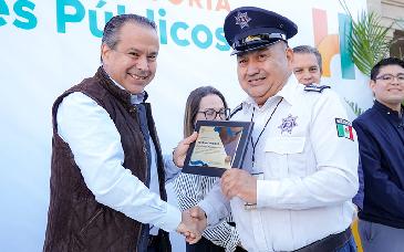 Toño Astiazarán celebra el servicio y compromiso de trabajadores con hasta 35 años de labor