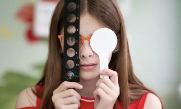 La relación entre salud visual y vulnerabilidad social