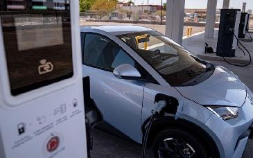 Sonora da un paso hacia la electromovilidad con apertura de estación pública de carga rápida