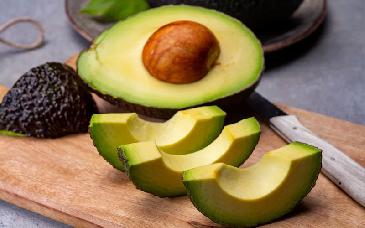 Aguacate, el “oro verde” que fortalece tu salud