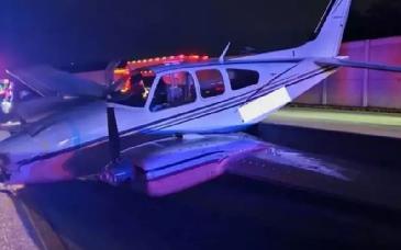 Avión cae sobre auto en plena I-95 en Florida