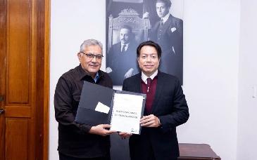 SNTE entrega a SEP su pliego petitorio 2026; demanda al menos 13% de aumento salarial