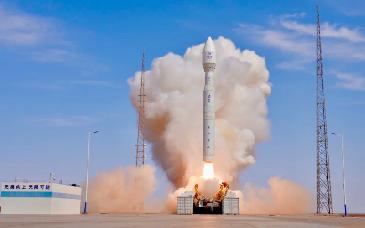 China lanza cohete con satélites mexicanos en misión histórica
