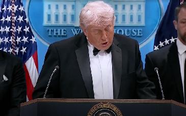 Trump reacciona a ataque en cena de corresponsales y llama “enfermo” al agresor