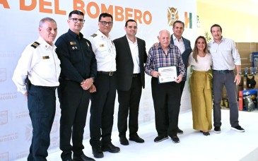Reconocen a Guadalupe Cabanillas y Jesús Zepeda como Bomberos del Año en Hermosillo