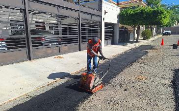 Repara Ayuntamiento Hermosillo vialidades en 12 colonias más 