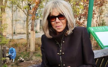 Brigitte Macron, en polémica por insulto a feministas